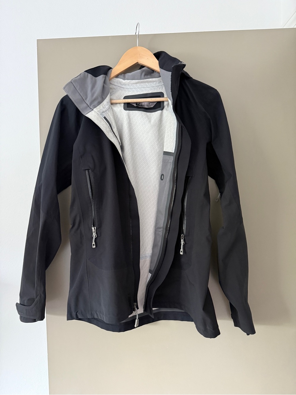 REI Black Hooded Softshell Jacket with Gray Lining